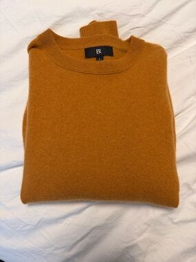 Banana Republic Mustard Crewneck Cashmere Sweater